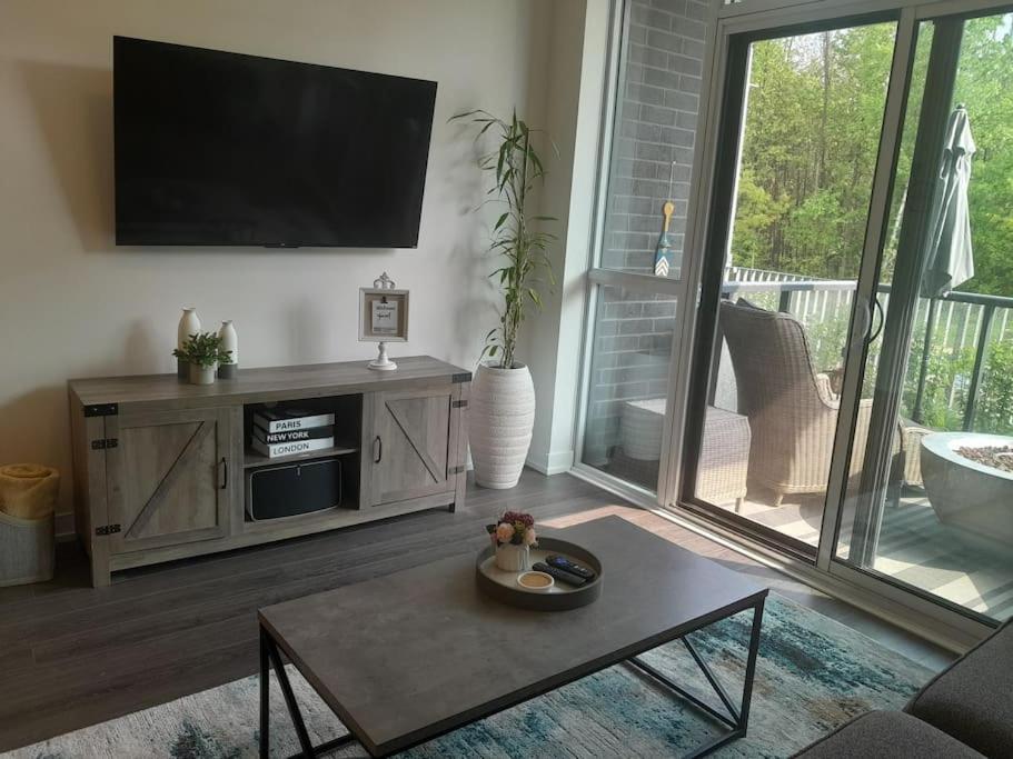 Cozy South View Suite Overlooking The Nature Trail Innisfil Extérieur photo